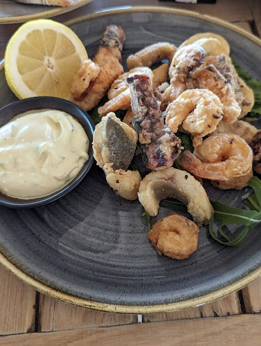 IpaNera Restaurant, Cocktail bar & Beach