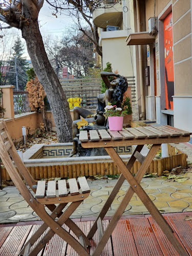 La Petite Bouffe - Gastronomie și ospitalitate