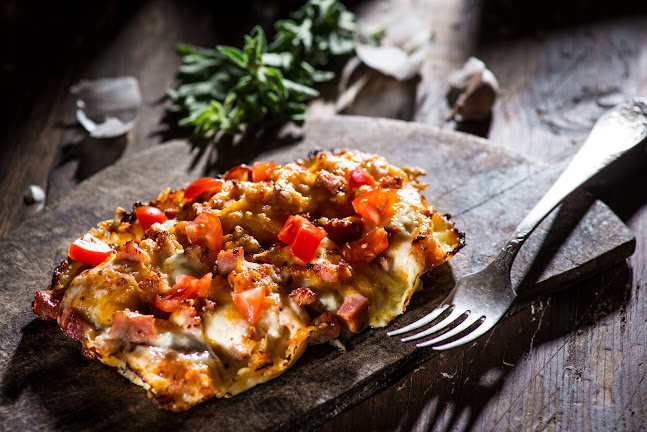 Domino's Pizza - Gastronomie și ospitalitate