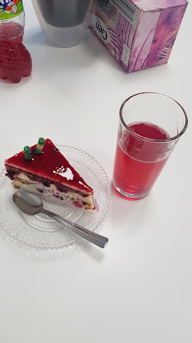 Opinii despre Cofetaria Sofia în Mioveni - Gastronomie și ospitalitate