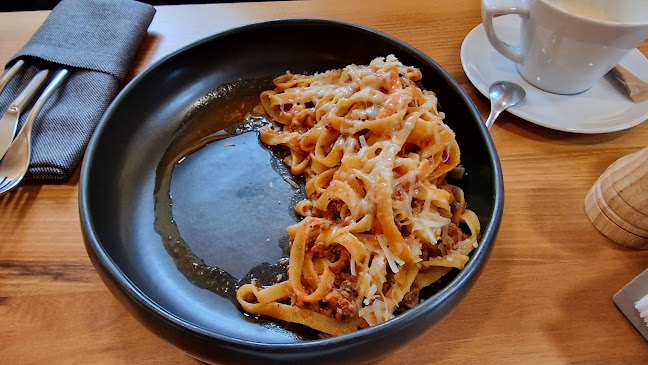 Opinii despre Max în Sibiu - Gastronomie și ospitalitate