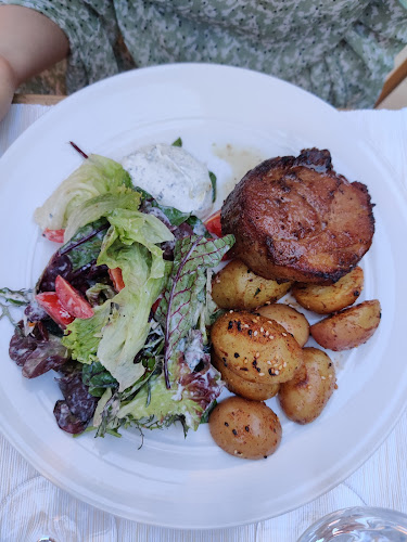 Restaurant Via - Gastronomie și ospitalitate