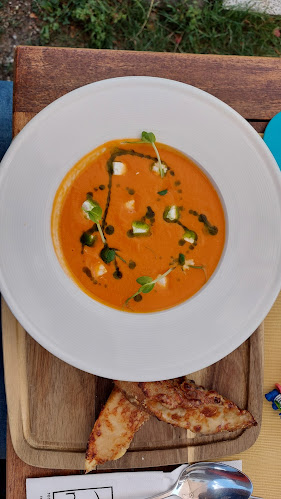 NEST Hotel & Restaurant - Gastronomie și ospitalitate