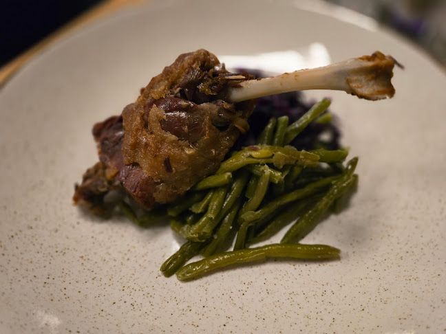 El Pato - Gastronomie și ospitalitate