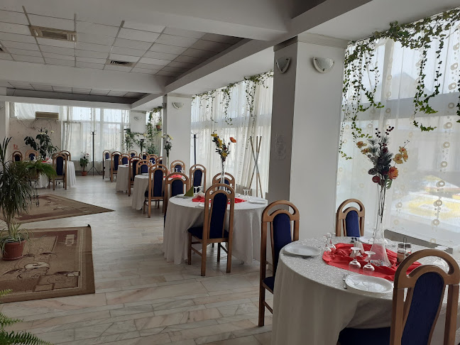 Curtea Veche - Gastronomie și ospitalitate