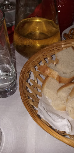 Comentarii opinii despre Trei Rândunici