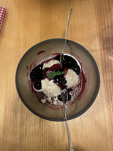 Hochmeister delikat'essen - Gastronomie și ospitalitate