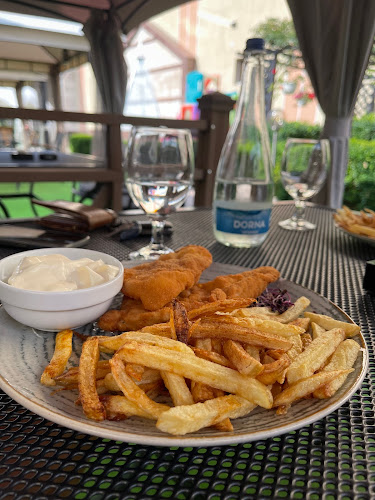 Jelen Haz - Gastronomie și ospitalitate