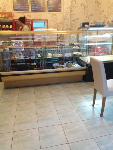 Opinii despre Cofetăria Damarin Craiovita Noua în Craiova - Gastronomie și ospitalitate