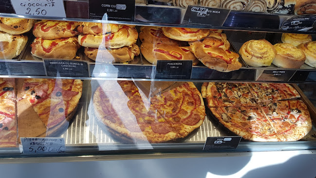 Opinii despre Patiseria Centru în Aiud - Gastronomie și ospitalitate