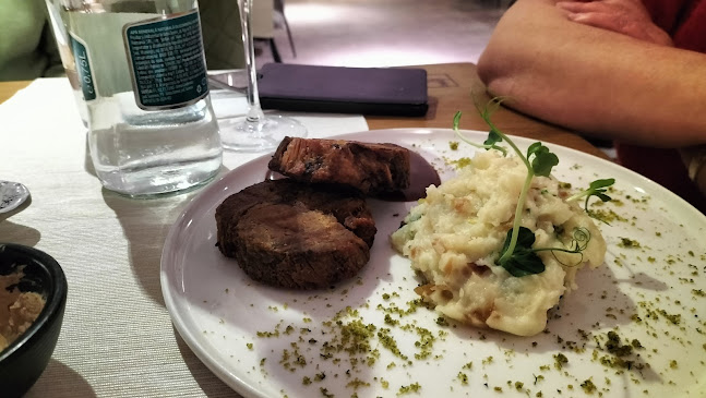 Opinii despre NEST Hotel & Restaurant în Drobeta-Turnu Severin - Gastronomie și ospitalitate