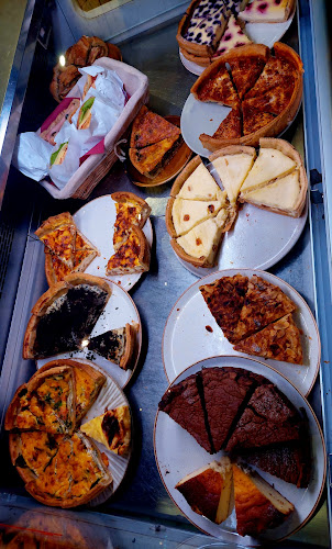 Country Bread Bistro - Gastronomie și ospitalitate