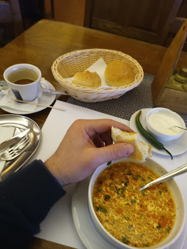 Opinii despre ROUTE 60 Restaurant Pensiune DN1 E60 Ciucea în Ciucea - Gastronomie și ospitalitate