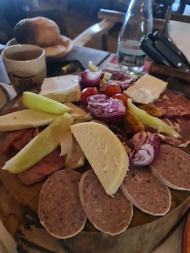 Comentarii opinii despre Stâna Turistică Sergiana - Poiana Brasov