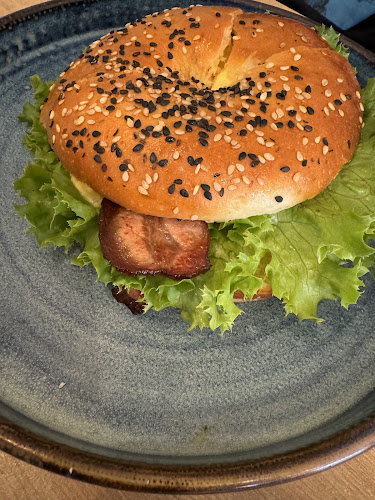 Opinii despre Neața Omlette Bistro în Timișoara - Gastronomie și ospitalitate