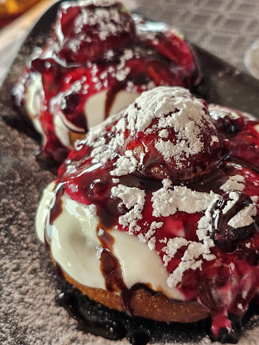 Opinii despre Complex Turistic Paralela 45 în Băicoi - Gastronomie și ospitalitate