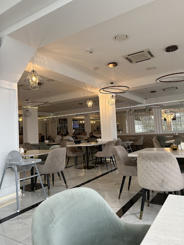 Restaurant Lescaci Oil