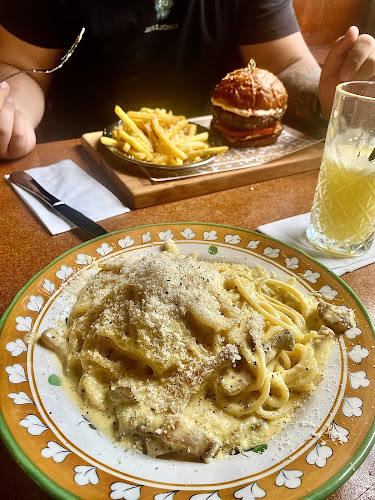 Opinii despre La Teo Restaurant în Târgu Mureș - Gastronomie și ospitalitate