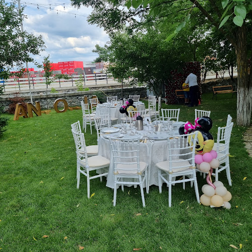 Flora - Gastronomie și ospitalitate