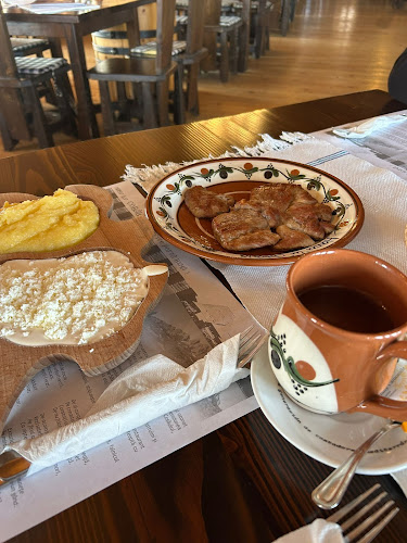 Opinii despre Hanu Lu Cobâlă în Budești - Gastronomie și ospitalitate