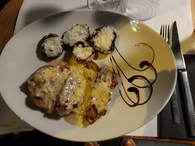 Opinii despre Noir Restaurant în Piatra Neamț - Gastronomie și ospitalitate