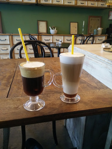 Viva la Vida Bistro-Hostel