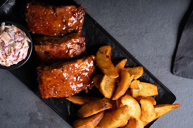 Mamma Mia Restaurant & Catering