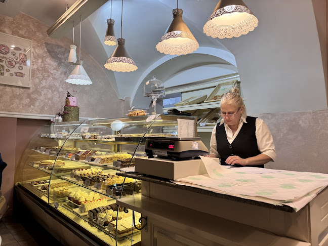 Comentarii opinii despre Cofetăria Trandafirul