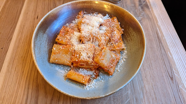 Strada Apollonia Hirscher 12, Brașov 500015