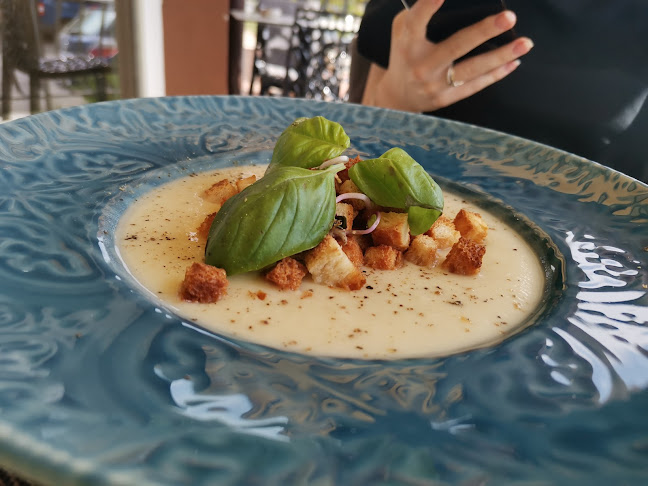 Opinii despre Crema Restaurant în Alba Iulia - Gastronomie și ospitalitate