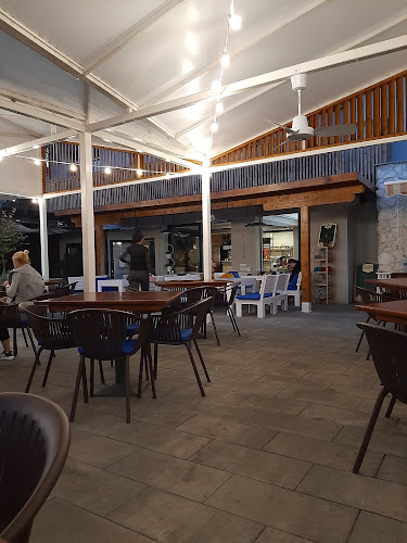 Opinii despre White - Pub Restaurant Pizzerie în Moreni - Gastronomie și ospitalitate