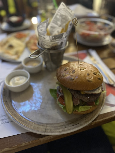 Curtea Veche - Curtea de Argeș