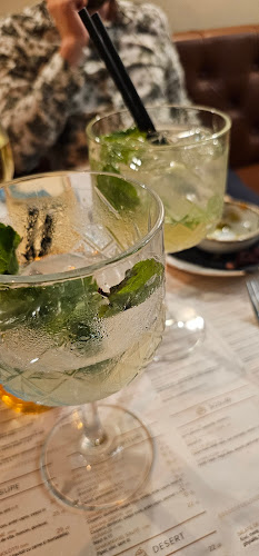 Piața George Enescu 16, Brașov 500031