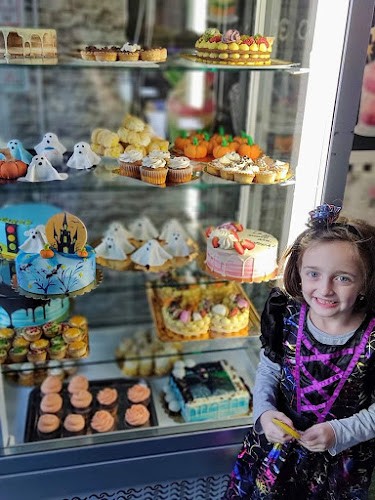 Opinii despre Cofetaria Delicia by Mia în Târgu Jiu - Gastronomie și ospitalitate