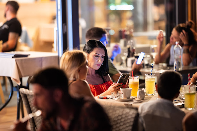 Comentarii opinii despre Muse Port