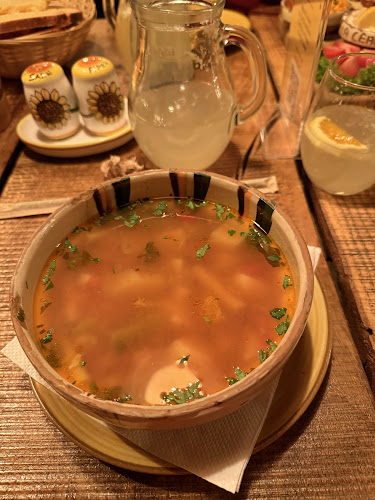 Comentarii opinii despre La Ceaun - Piata Sfatului