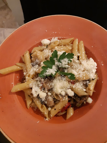 Opinii despre Vinotera Ristorante-Pizzeria în Oradea - Gastronomie și ospitalitate