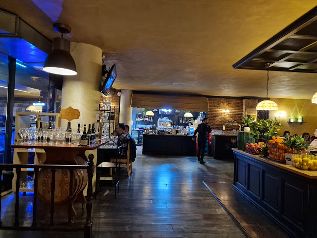 Bistro Junior - Gastronomie și ospitalitate