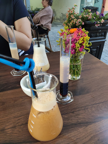 Viva la Vida Bistro-Hostel - Gastronomie și ospitalitate