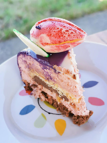 Pusculita cu dulciuri - Gastronomie și ospitalitate