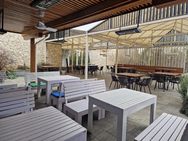 White - Pub Restaurant Pizzerie