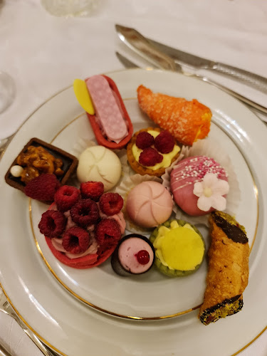 Orhideea Luxury Deluxe - Gastronomie și ospitalitate