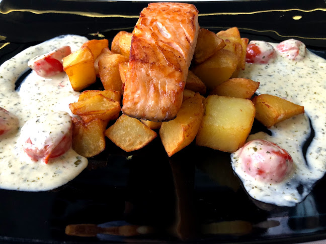 Crown Pub - Gastronomie și ospitalitate