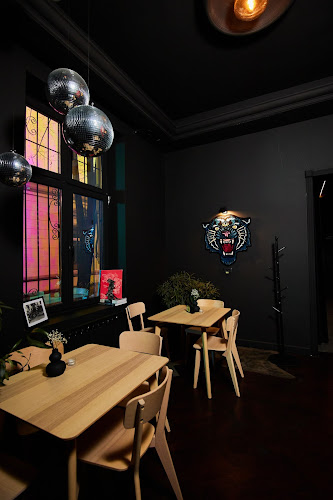 Opinii despre Snobbish Burger în Bacău - Gastronomie și ospitalitate