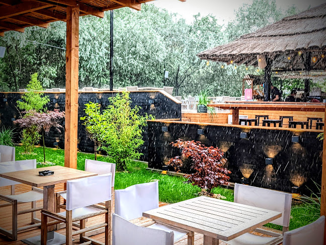 IpaNera Restaurant, Cocktail bar & Beach