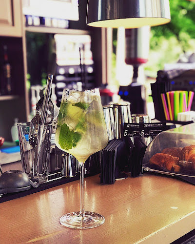 Bulevardul Eroilor 10, Brașov 500007