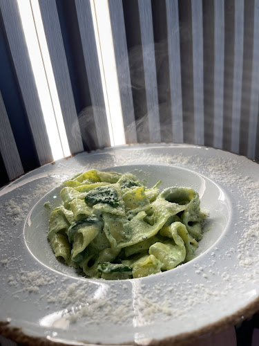 Comentarii opinii despre Kharma Arad