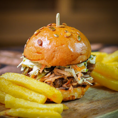 Opinii despre Ca Jou în Galați - Gastronomie și ospitalitate