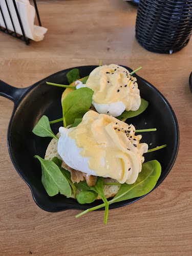 Comentarii opinii despre Neața Omlette Bistro