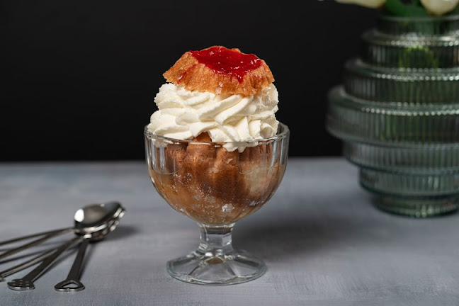 Opinii despre Bujor Cozonac Cofetarie Patiserie Scheia Suceava în Suceava - Gastronomie și ospitalitate